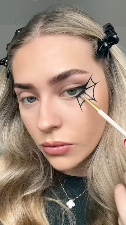 Halloween hacks that actually works🖤🕸️🕷️ #makeup #halloween #makeuptutorial #makeup