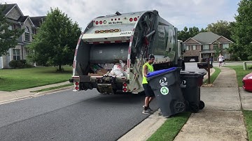 Advanced Disposal: Mack MRU McNeilus Rear Load Garbage Truck With A Super Fast Crew!