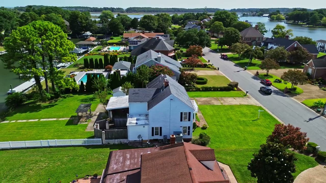 8 White House Dr, Poquoson, VA 23662