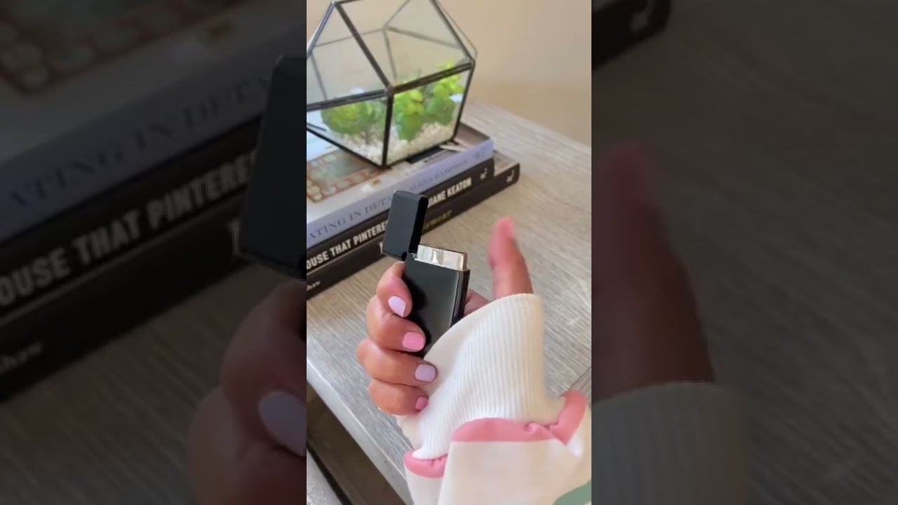 you need this lighter with green flames from @by.chai 💚🖤 tysm chai for sending to me! 