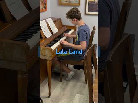 Perseus plays Lala Land on piano