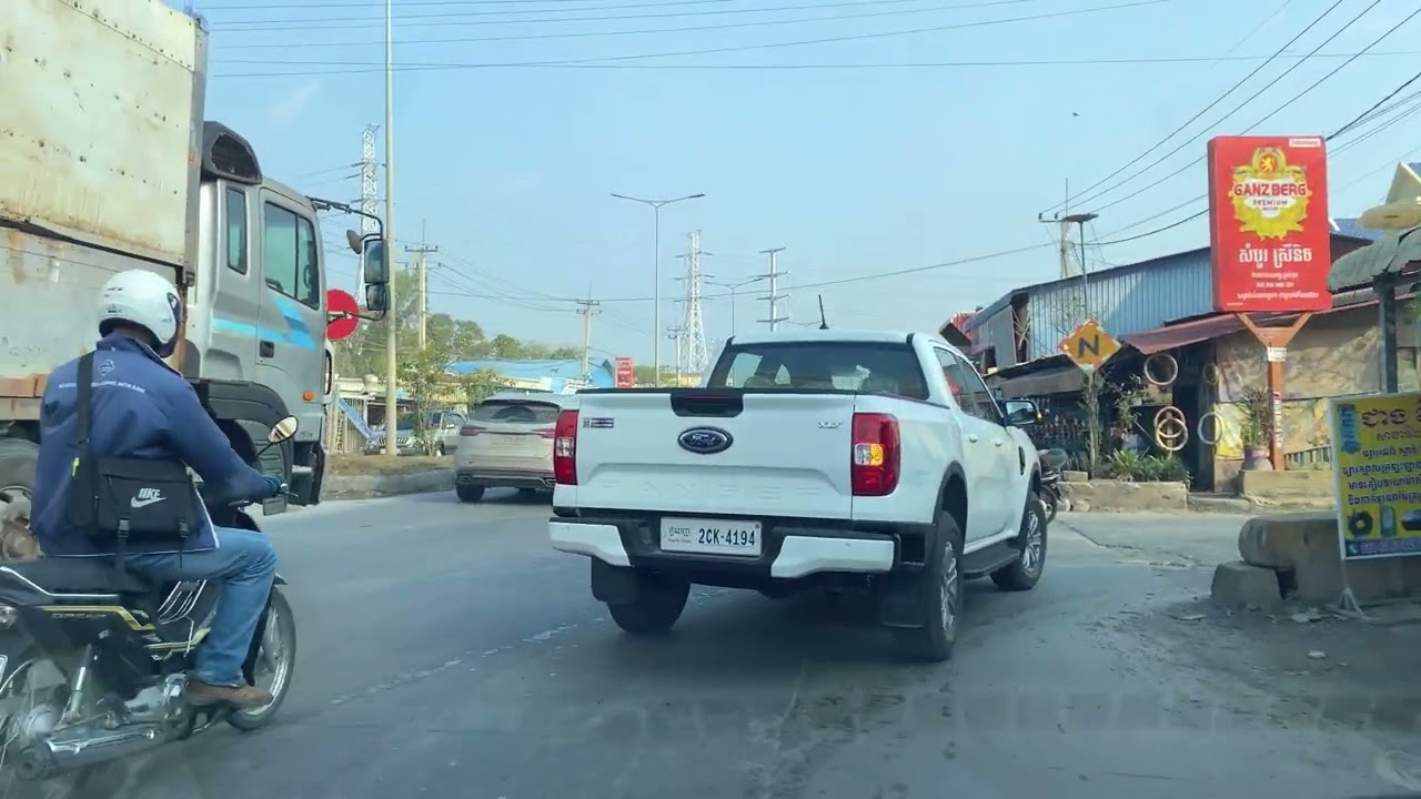View of the tramway, Samak Market, and the city ring road.