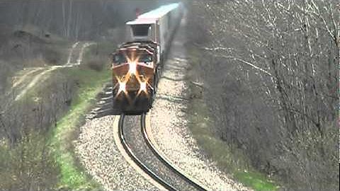 BNSF Intermodal and a Friendly Engineer on the Staples Sub