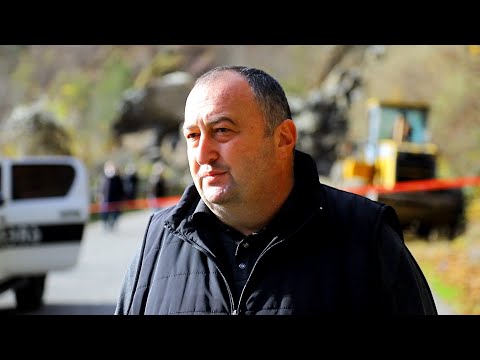 ზუგდიდი-მესტიის 43-ე კილომეტრზე მთის მასა ჩამოიშალა - მიმდინარეობს გაწმენდითი სამუშაოები