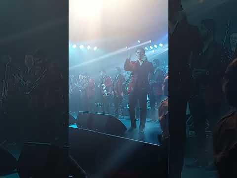 Y SEGUIMOS BAILANDO CON MUSICA DE TIERRA CALIENTE
