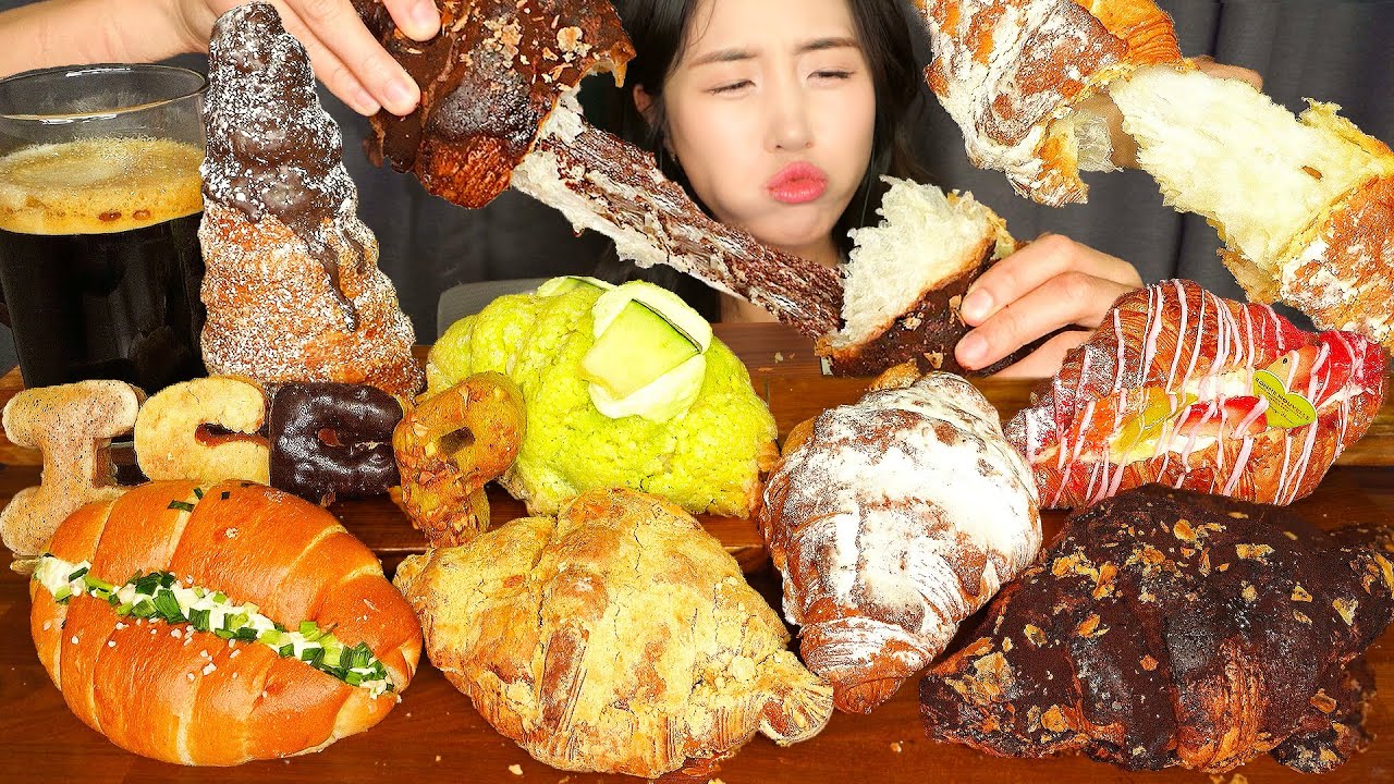 НЕВЕРОЯТНЫЕ ДЕСЕРТЫ🍡🥐 МОЧИ + КРУАССАН MUKBANG ASMR ЗВУКИ ЕДЫ CROISSANT DESSERT