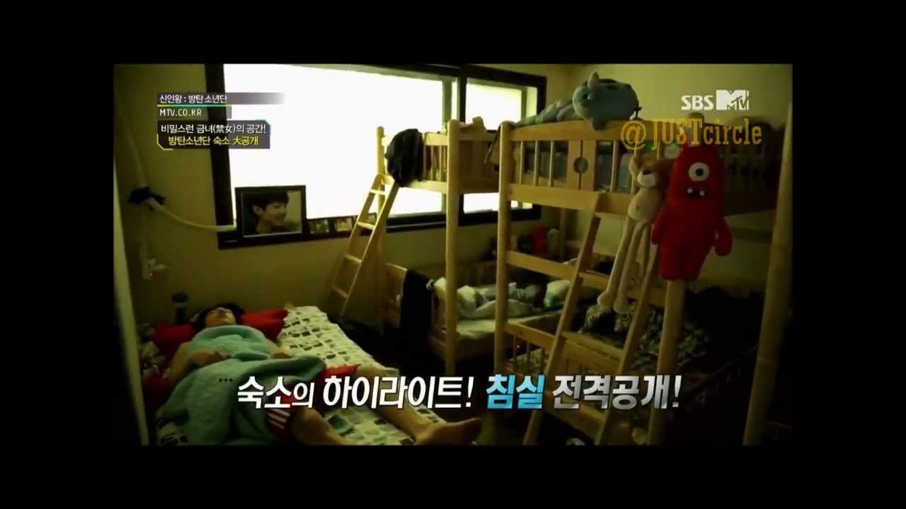 방탄소년단 BANGTAN Boys Waking up (Their Dorm reveal!!) - YouTube