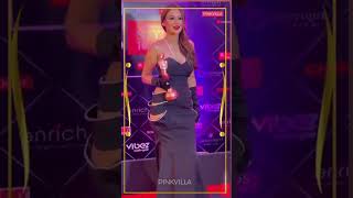 Nia Comes After Winning Award