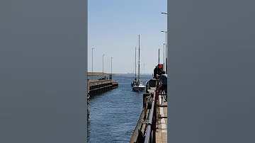 ??? Vlissingen Netherlands ???? Sluicebox @TravelwithHugoF  #boatlock #sluicebox #sluice #sluis