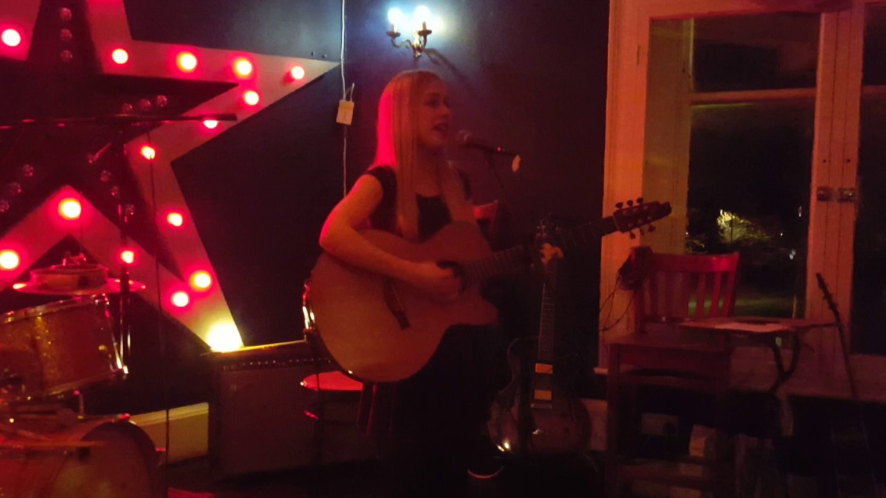 Alice Pisano - No Memories | Starry Starry Nights