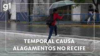Temporal causa alagamentos no Grande Recife