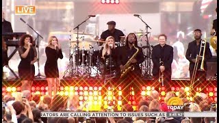 Kelly Clarkson Performs "Heat"  (LIVE Today Show)