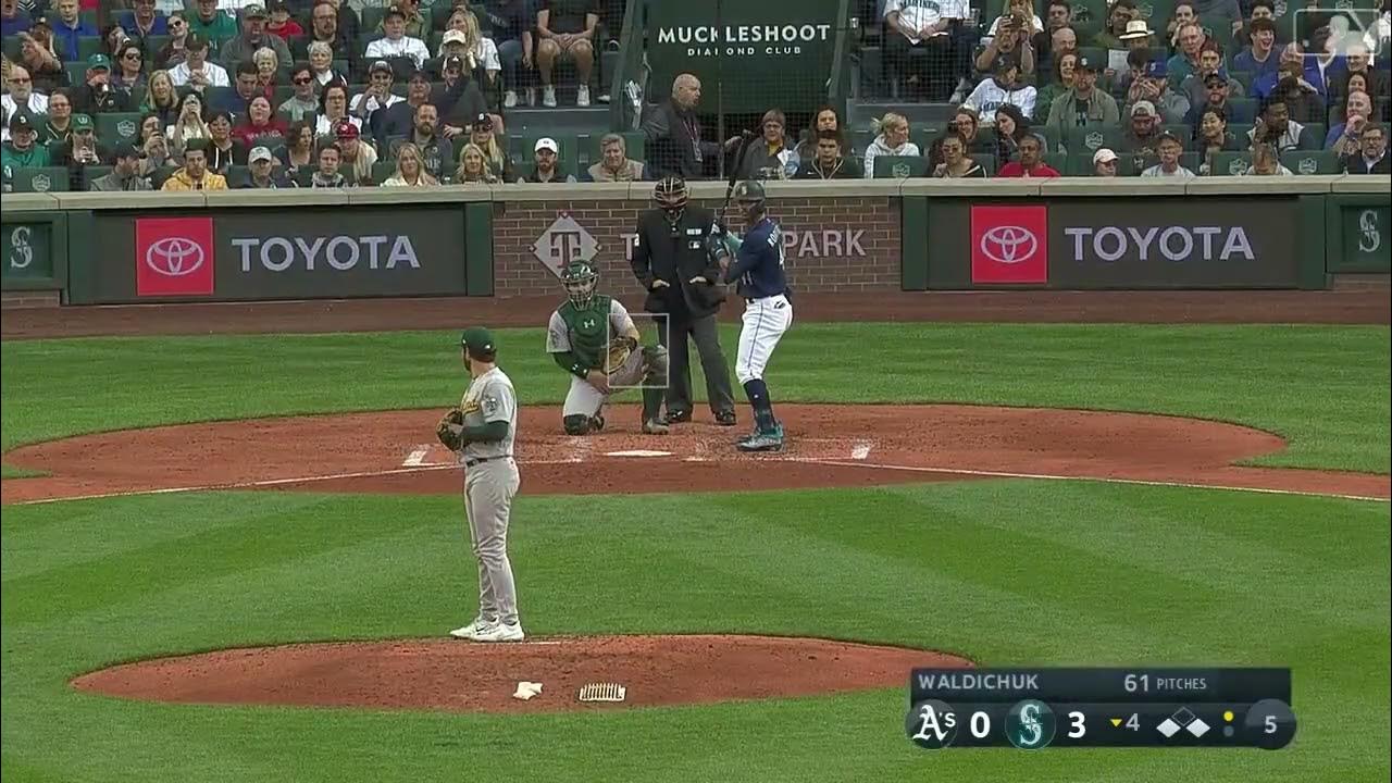 Mariners score 5 runs in the 4th inning YouTube
