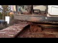 Очистка ходовой гусеничного экскаватора. Cleaning of tracked crawler excavator