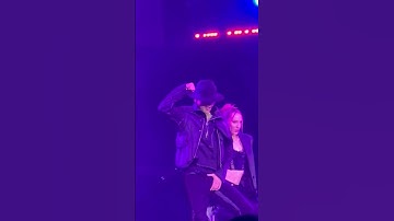 minors stay away from this clip #layzhang #concert #michaeljackson  #exo