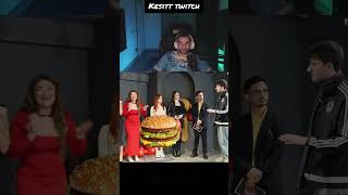 Eboni̇von Yürüyen Bi̇g Mac