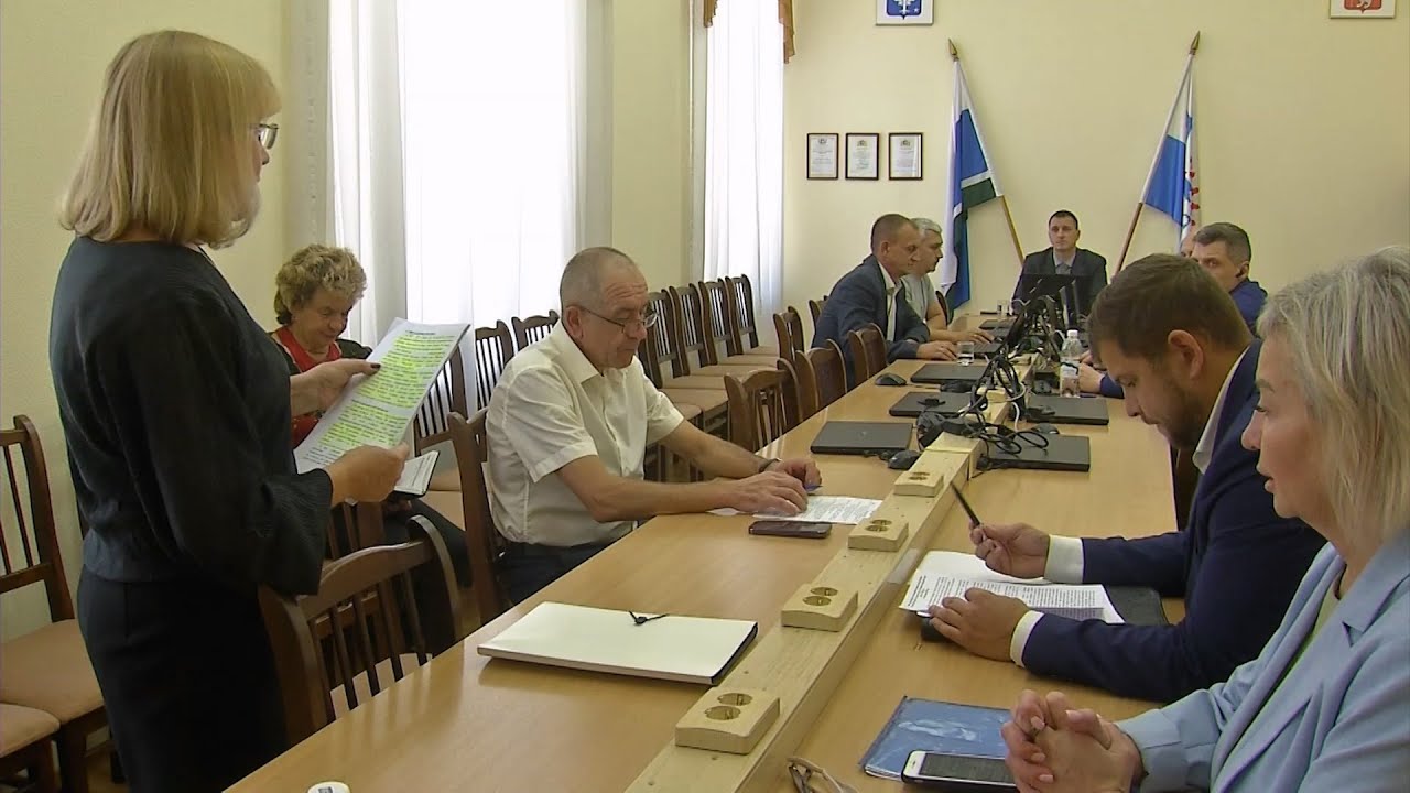Бесплатное питание для школьников СГО – одна из тем заседания думской комиссии по соцполитике #серов