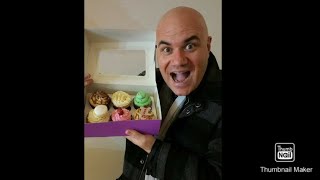 Sean Kelly storage hunters has a piping showdown with Mrs B #cupcake #comiccon #cake #cakedecorating by the gold adventurer 102 views 4 years ago 4 minutes, 49 seconds