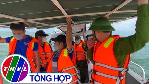 Cùng lực lượng chức năng tìm kiếm nạn nhân vụ lật ca nô ở biển Cửa Đại