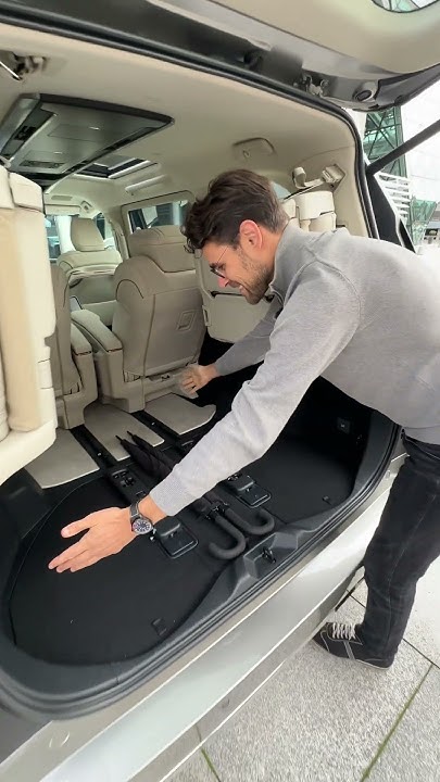 Interesting Folding Mechanism of the 3rd Seating Row in the New Lexus