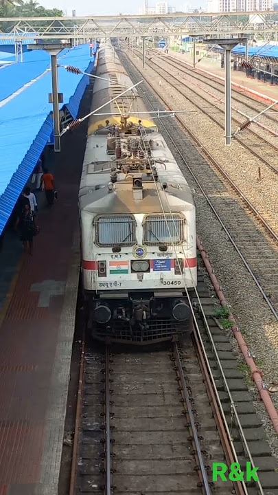WAP7 Entry Slomo in swag #indiantrainandtravell