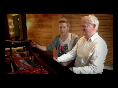 Richard Gill and Eddie Perfect on The Threepenny O...