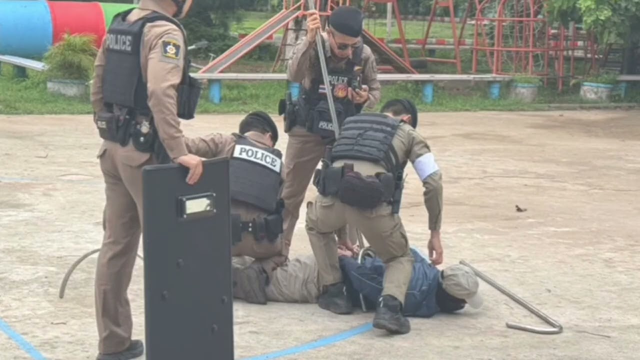 โครงการ หนี ซ่อน สู้ โรงเรียนครุราษฎร์รังสรรค์ ร่วมกับ สถานีตำรวจภูธรเวียงคุก