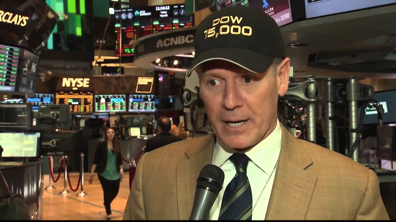 Dow Hits 15,000 For First Time