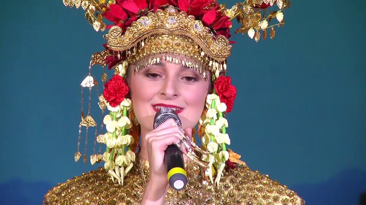 Wonders of Indonesia 2018:   Opening - Gending Sriwijaya Dance