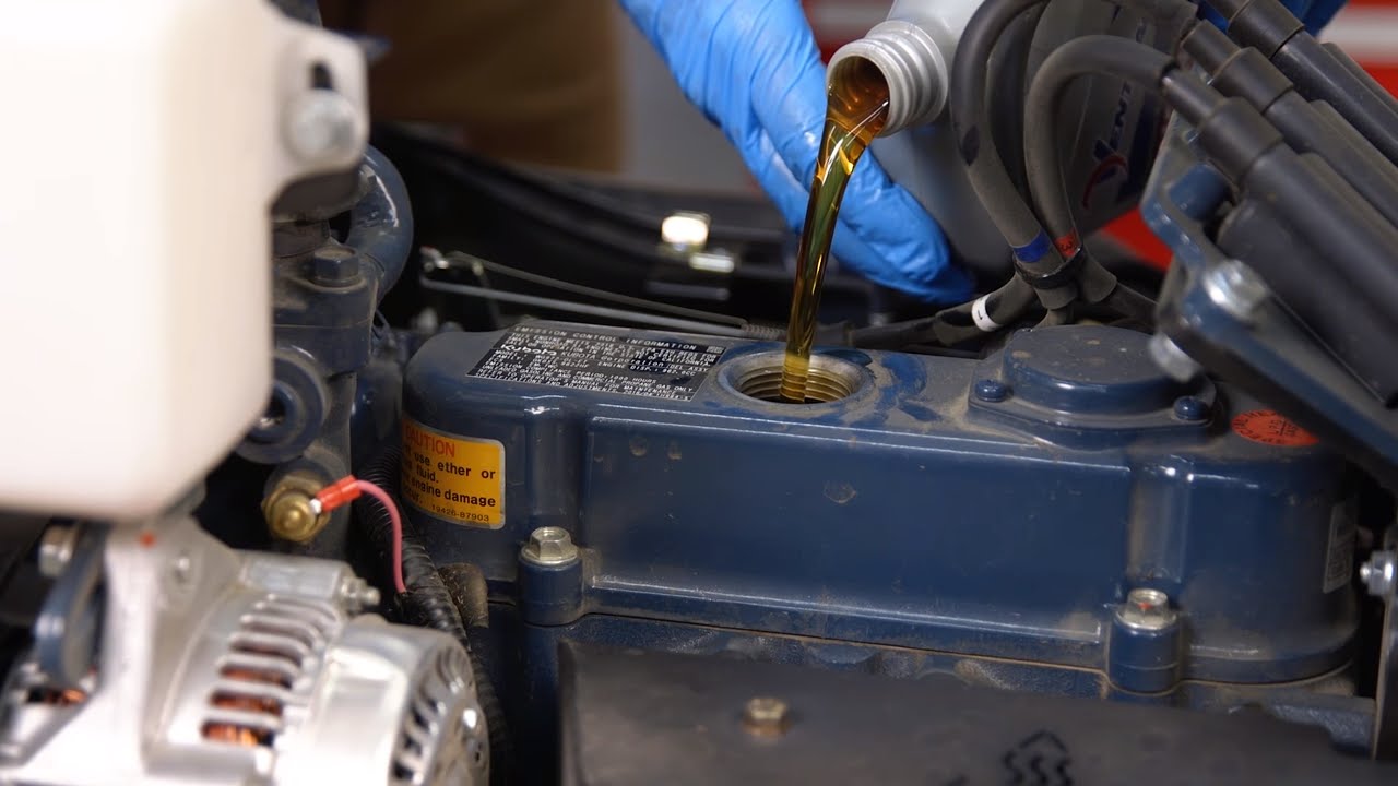 Video Ventrac 4500 Tractor Engine Oil Service