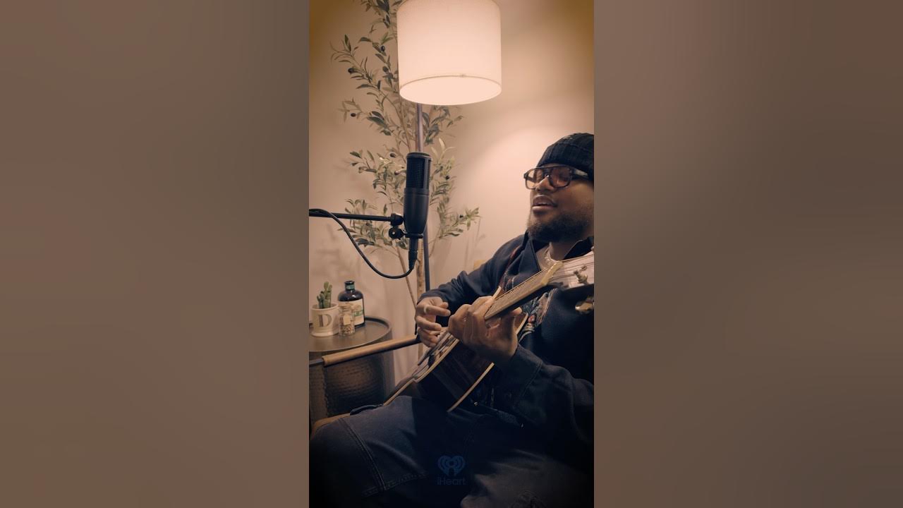 Leon Thomas performs “Mutt” live in the office! Leon Thomas performs “Mutt” live in the office!