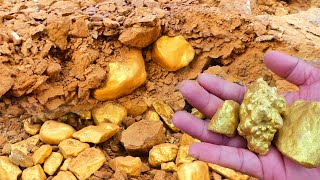 Moment of finding treasure full of gold and Diamond / treasure hunting Digging treasure at mountain