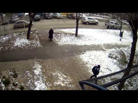 ДТП в Ессентуках попало на камеру видеонаблюдения