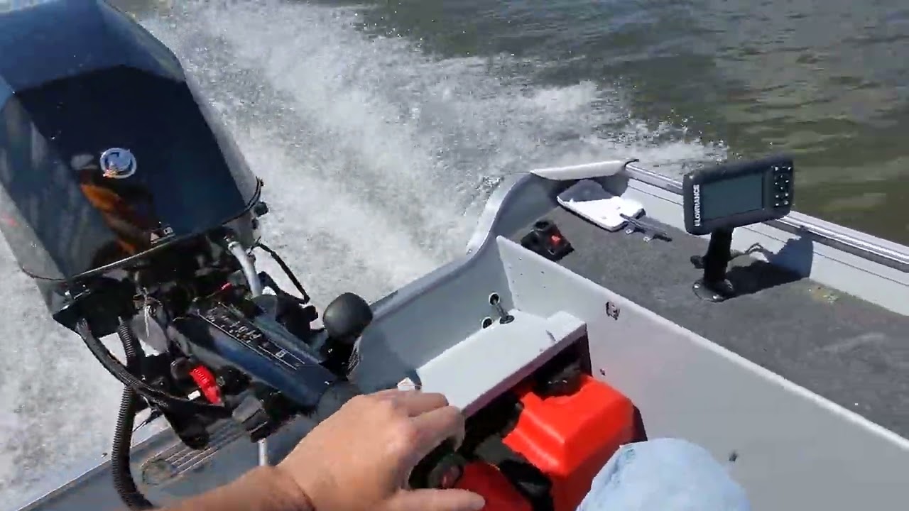 2023 Mercury 25hp ELHPT on 16ft boat 2023 Mercury 25hp ELPT on 16ft boat