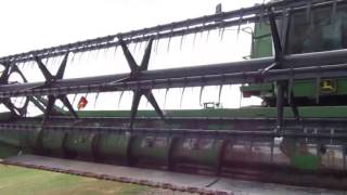 2005 John Deere 630F HydraFlex Platform Header on BigIron Auctions