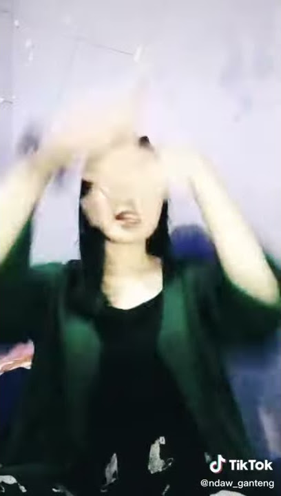 dari atas dada paha 🤤