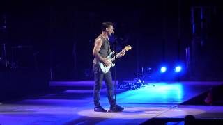 Maroon 5 - Be My Baby (The Ronettes) @ Bercy, Paris.