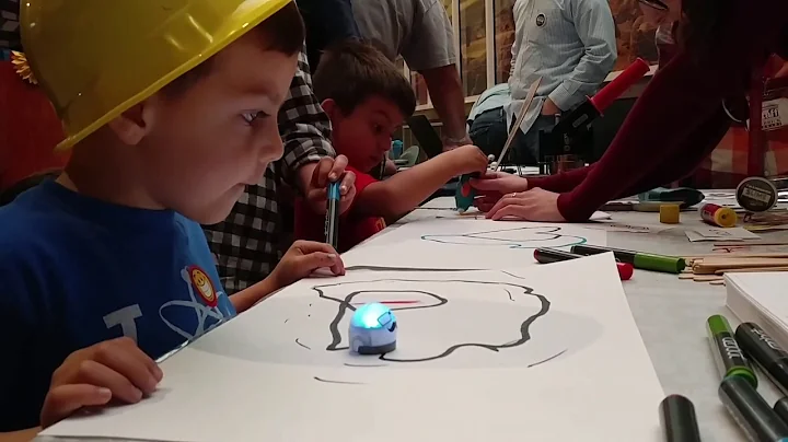 Awesome interaction with Ozobots at #slimemakerexpo