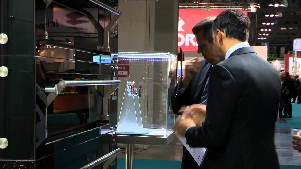 Italforni BULL Pizza Oven - Stunning \u0026 Super Efficient - YouTube