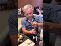 * Aprende a abrir una botella como experto