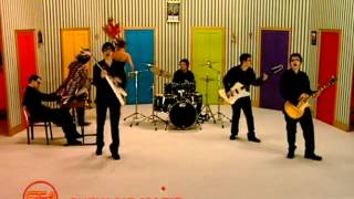 Super Furry Animals - God! Show Me Magic