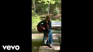 Miranda Lambert - Bluebird (Acoustic Vertical Video) chords