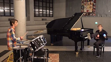 ANDIAMO A COMANDARE - Jazz cover by Nicola Tenini & Renzo Sartori (piano and drums)