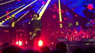 View Beck Live Performance of 'Dreams' at Brixton O2 Academy