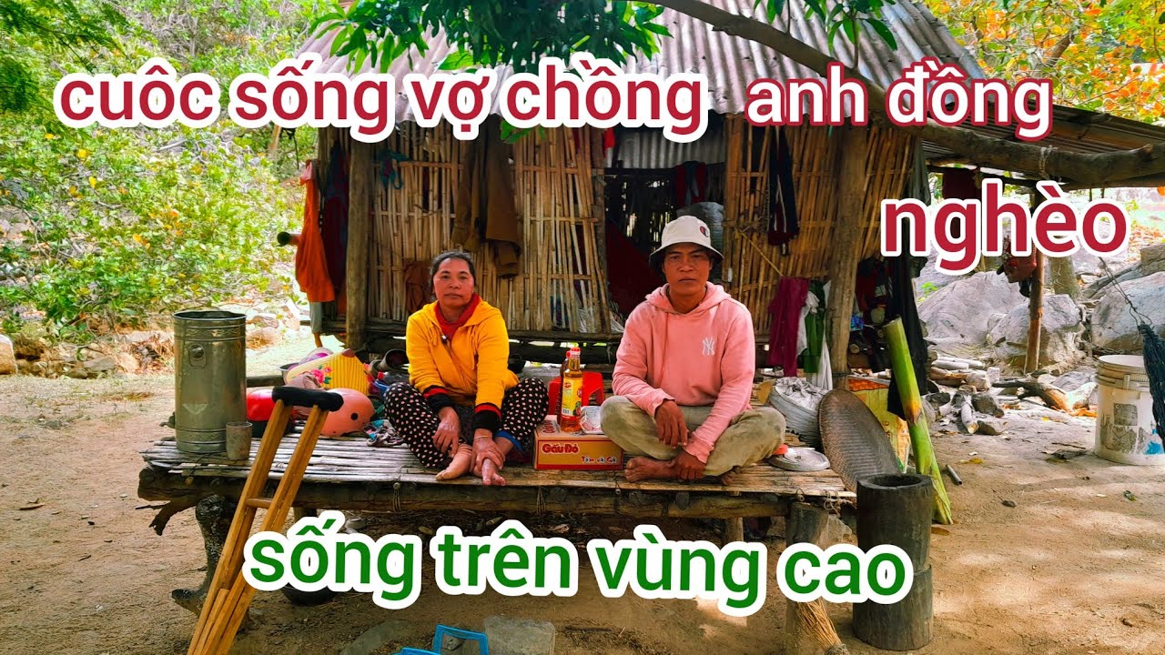 Cuộc sống vợ chồng anh đồng bào nghèo ở căn nhà củ nát suốt 20 năm trên vùng cao
