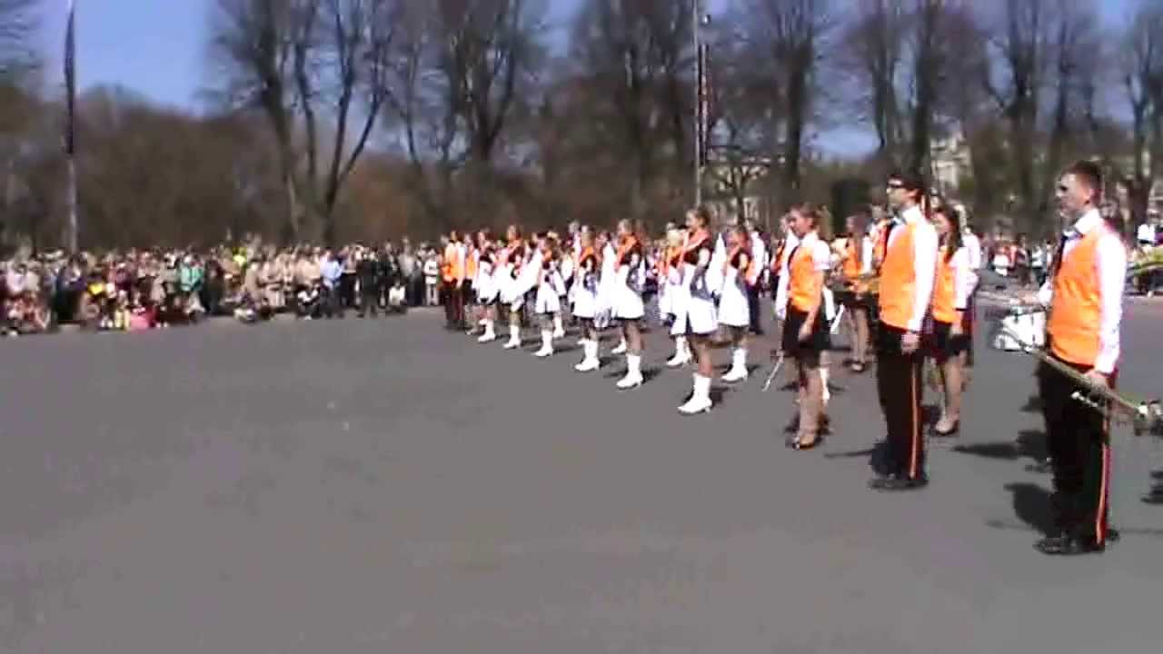 Alūksnes pūtēju orķestra defile 4. maijā