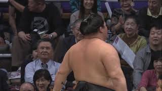 Day 2 Shock! Goeido Drops Takakeisho with Tsukiotoshi Slam!