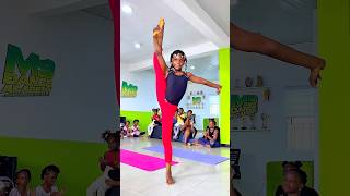Flawless Flourish, awesome acro dancer. Beautiful flexibility. Great technique