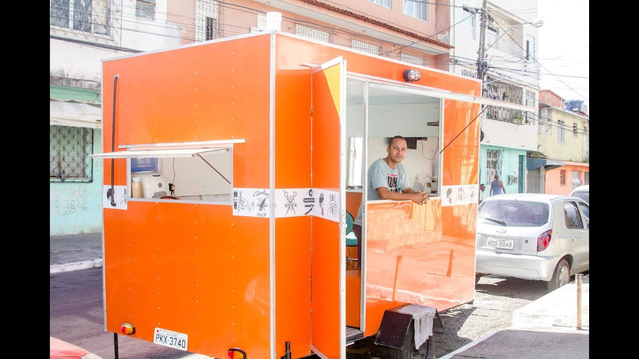 Dê o Grau: Mini Barbearias e Barber Truck viralizam em Salvador salvador dali famous paintings