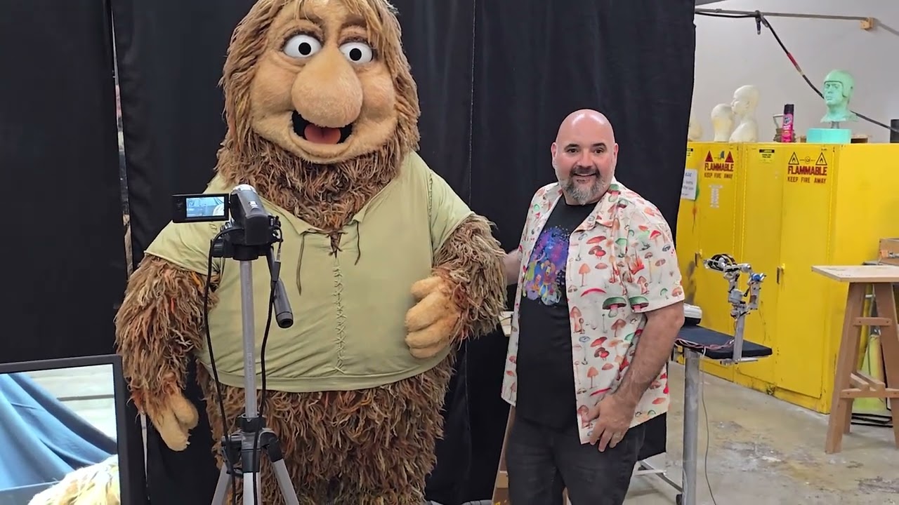 FRAGGLEROCK: BACK TO THE ROCK S2 Jim Henson's Creature Shop Tour - Bringing Gorgs to Life